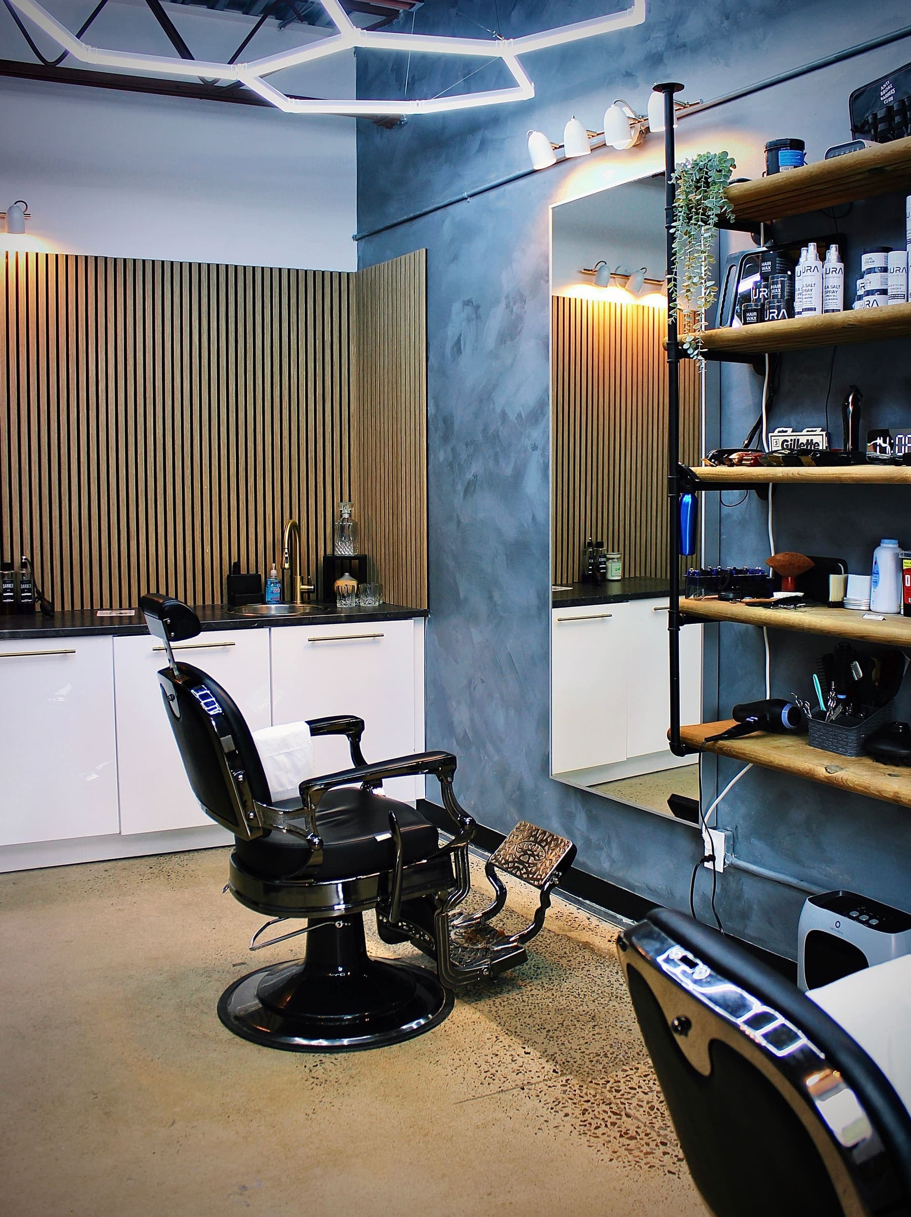 Intérieur du salon Maison Gentleman, en couleurs